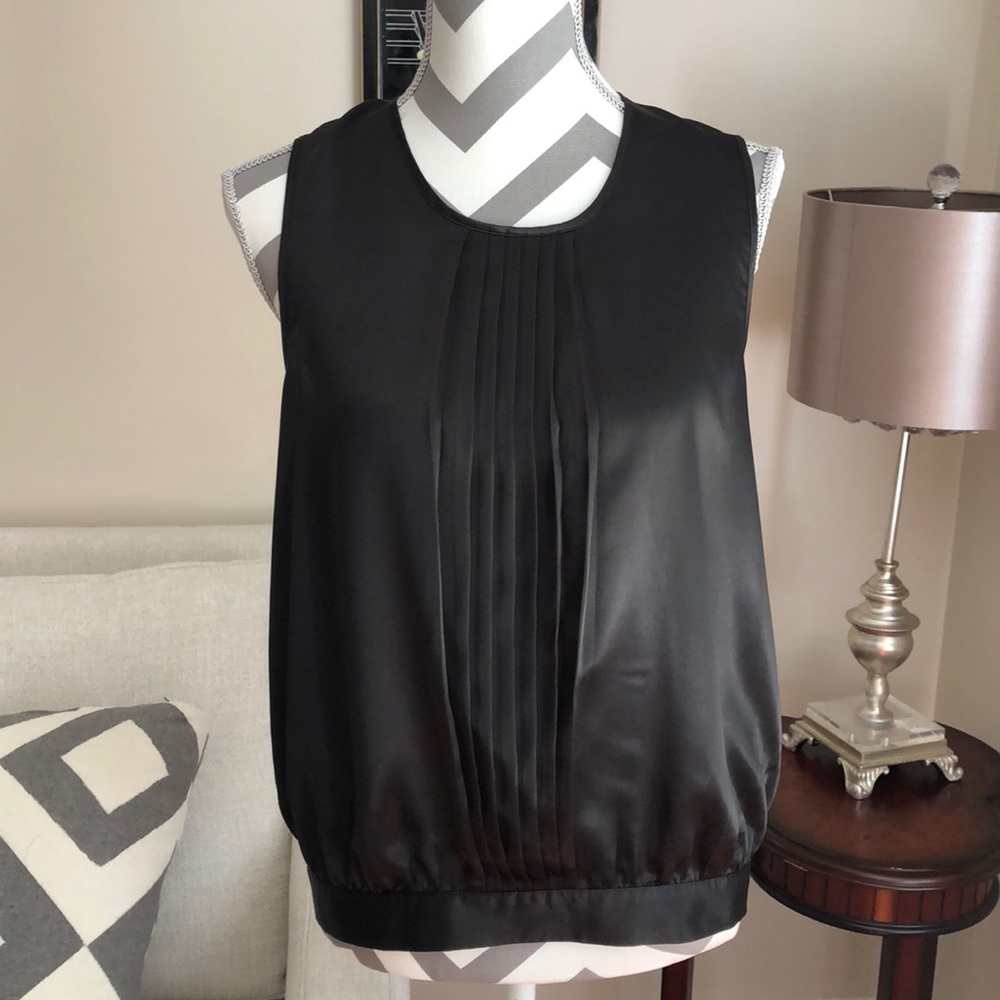 🎉 BCBG Max Azria Black Top